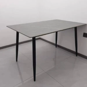 Table à salle manger moderne élégante
